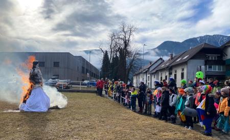Starka zima, ki kliče pomlad in odganja zimo v Kotljah (2)